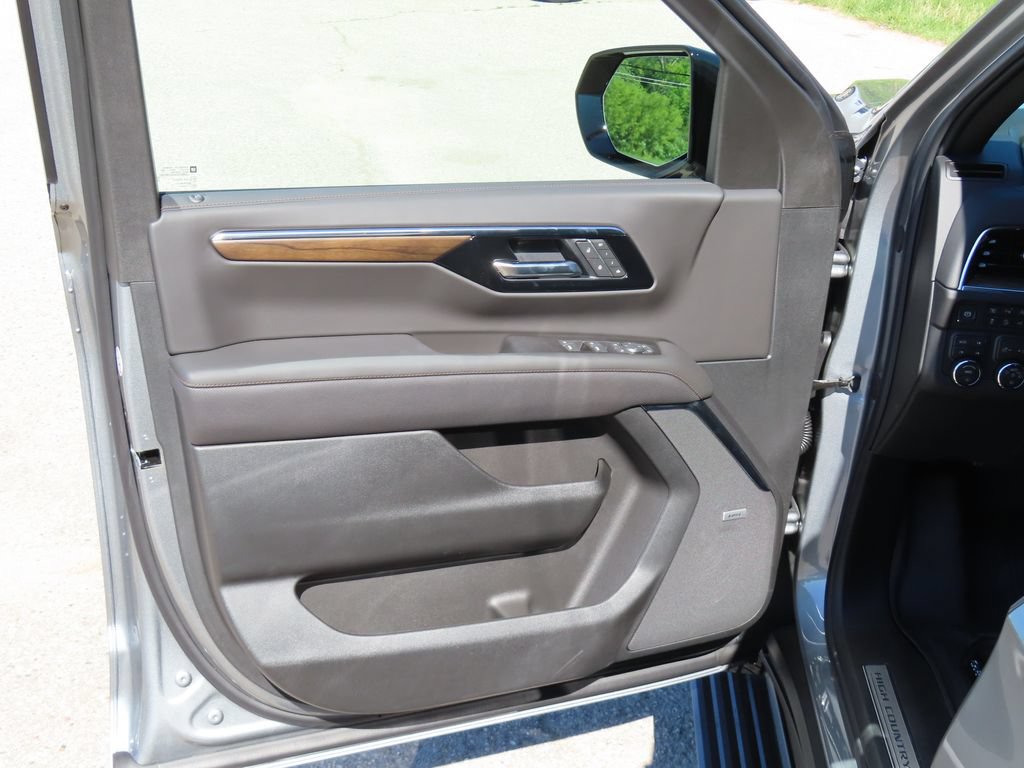 New 2026 Chevrolet Suburban High Country AWD/4WD image 26