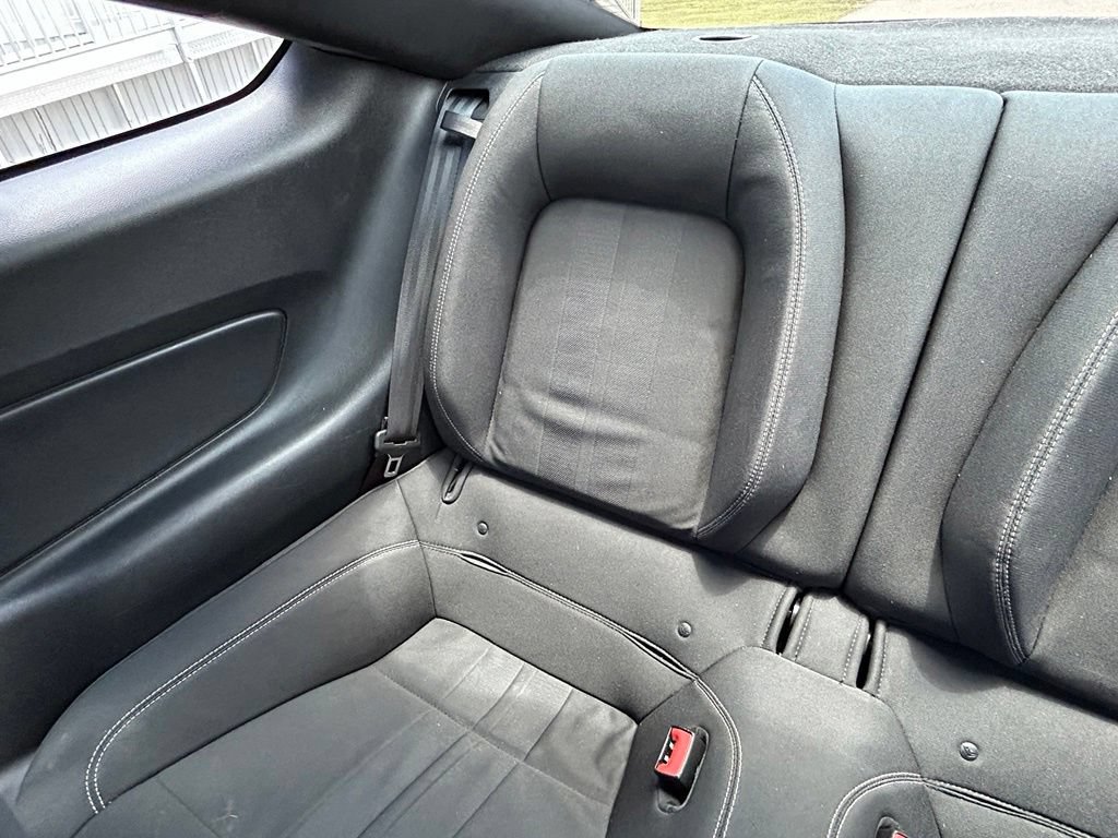 Used 2018 Ford Mustang Coupe RWD image 12
