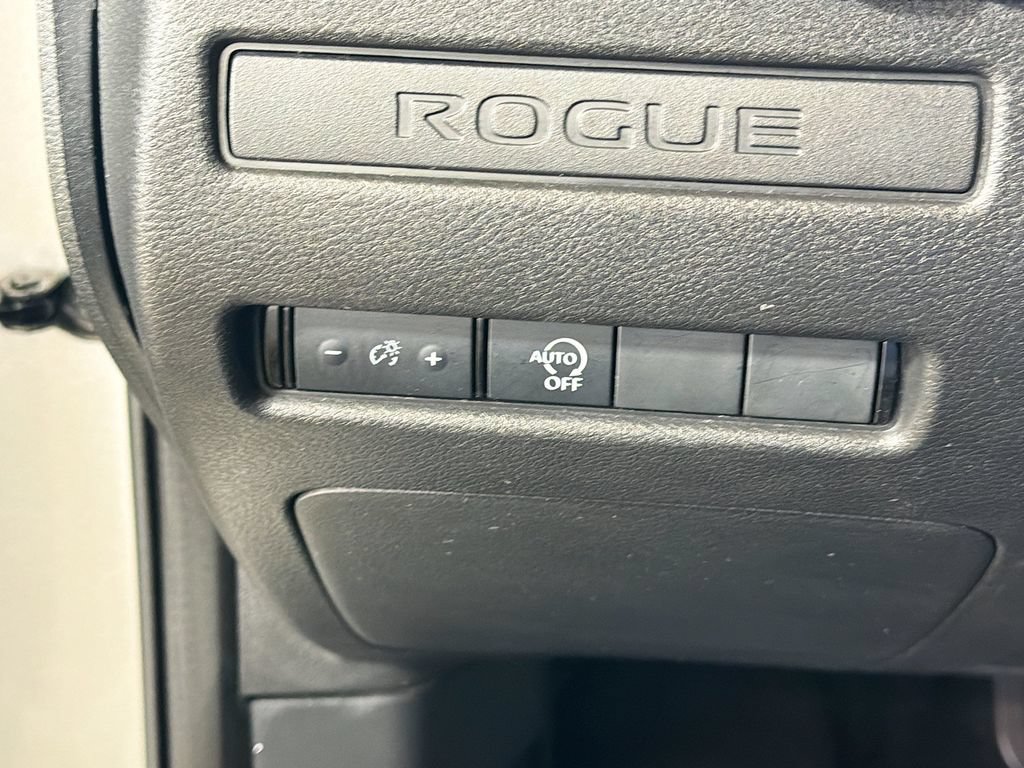 Used 2024 Nissan Rogue S FWD image 12