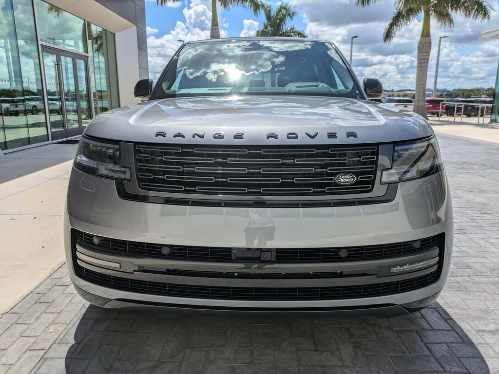 New 2025 Land Rover Range Rover Long Wheelbase SE AWD/4WD image 8