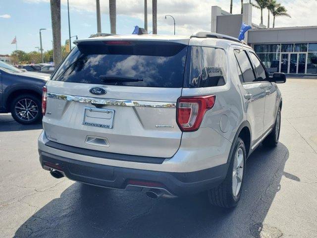Certified 2018 Ford Explorer XLT image 7