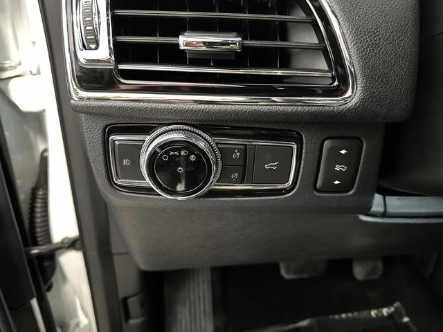 Used 2020 Lincoln Navigator Reserve w/ Equipment Group 208A Reserve image 27