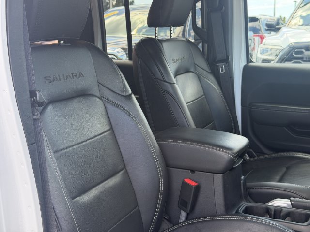 Used 2019 Jeep Wrangler Unlimited Sahara AWD/4WD image 18