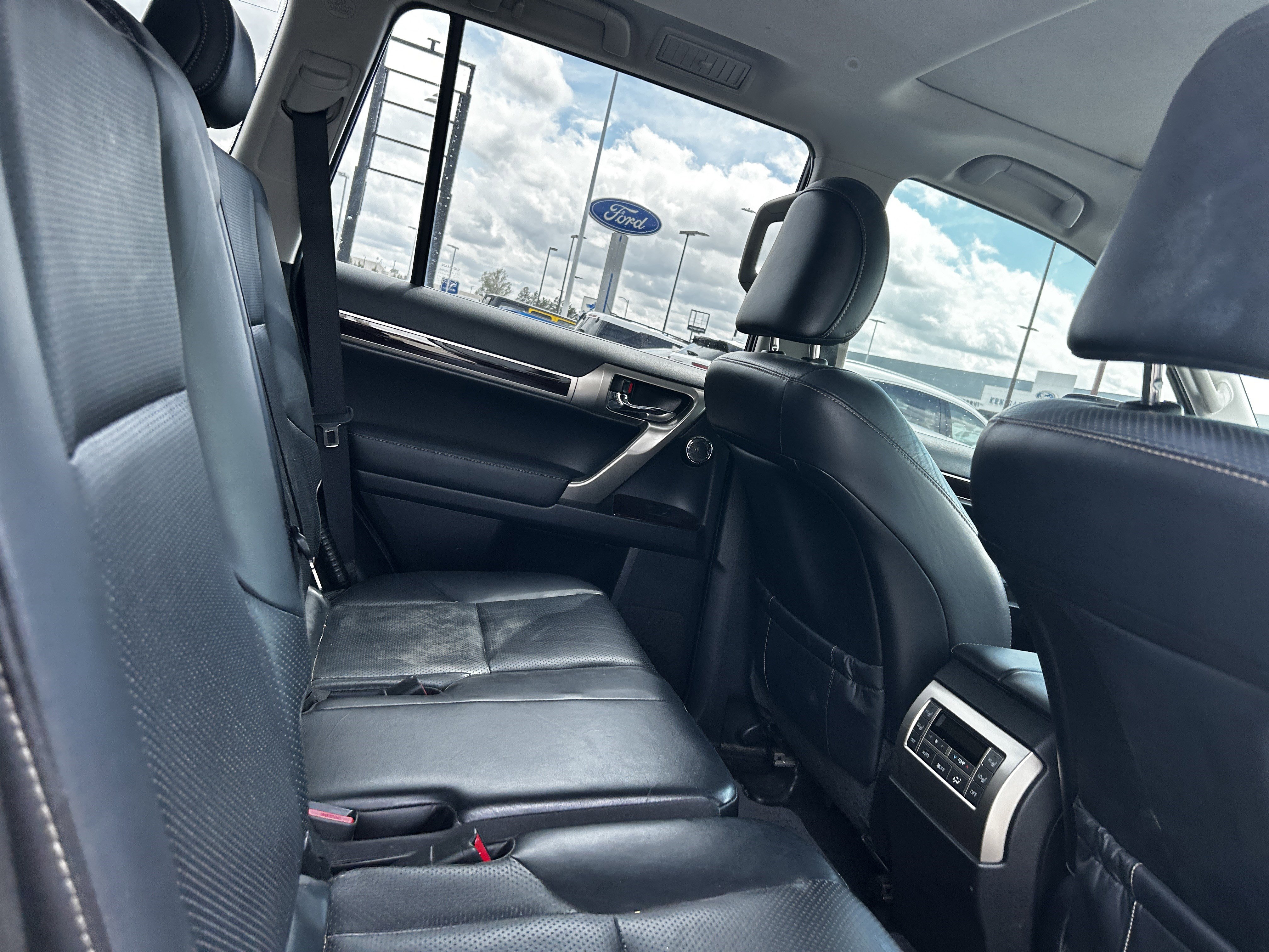 Used 2014 Lexus GX 460 Luxury AWD/4WD image 11