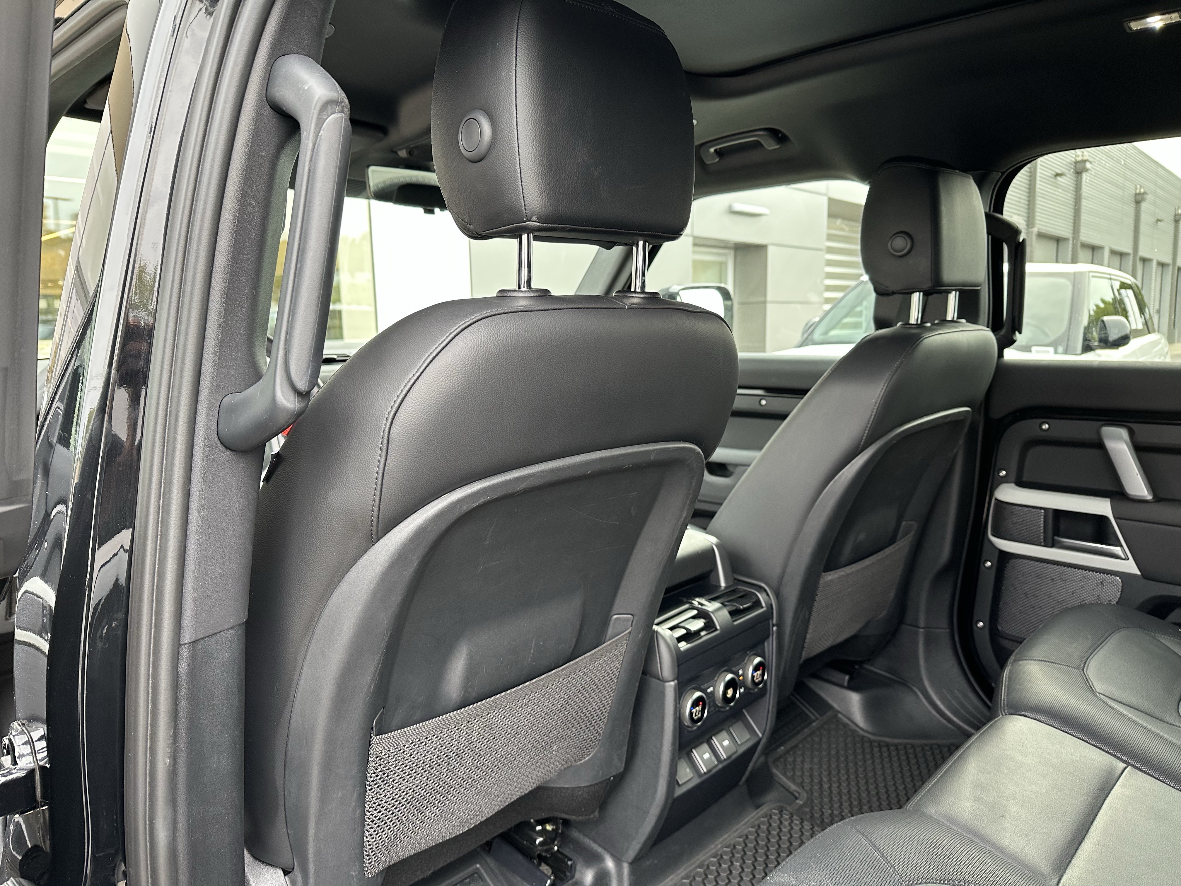 Certified 2024 Land Rover Defender 110 X-Dynamic SE AWD/4WD image 34