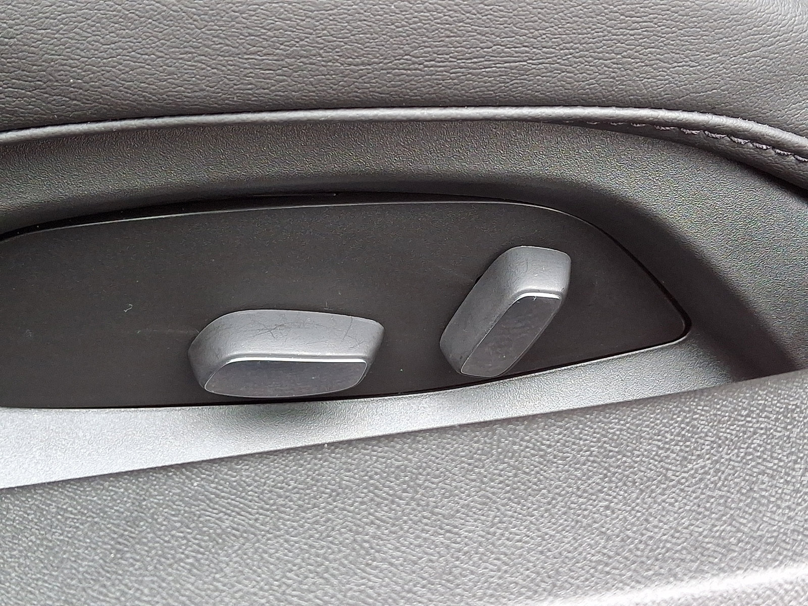 Used 2024 Chevrolet Corvette Stingray Coupe w/ Z51 Performance Package image 26