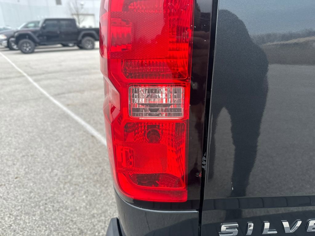 Used 2018 Chevrolet Silverado 1500 LT w/ All Star Edition image 42