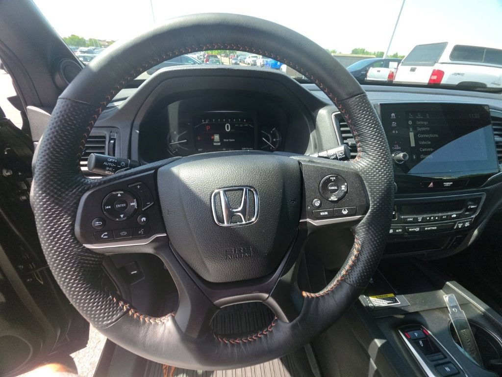 Certified 2025 Honda Passport TrailSport image 17