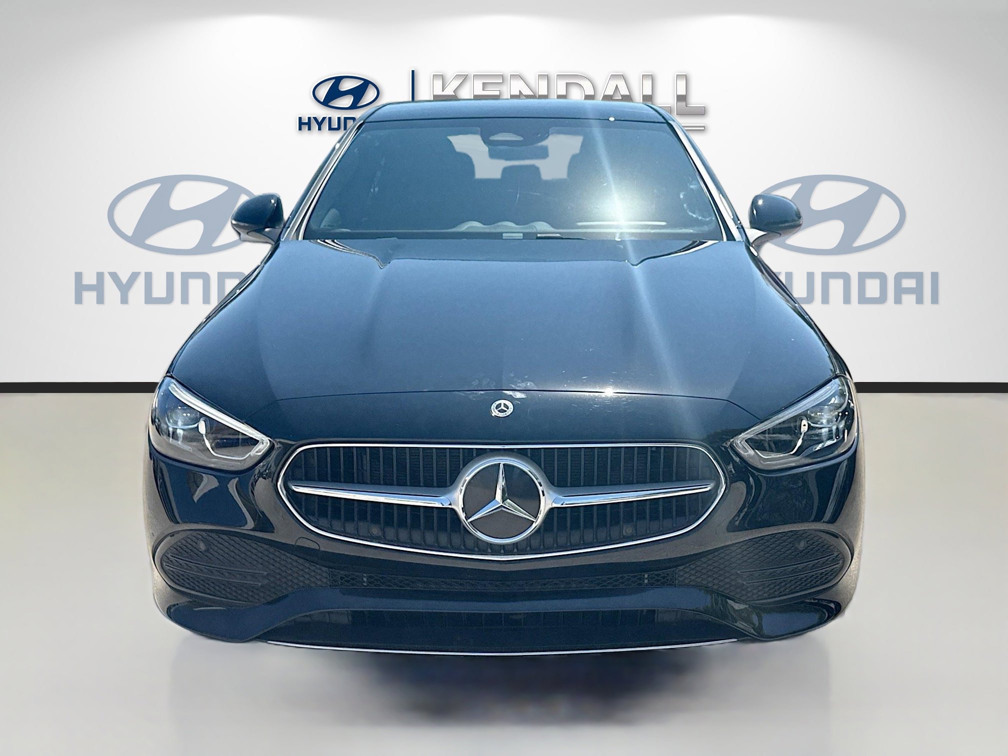 Used 2025 Mercedes-Benz C 300 Sedan image 2