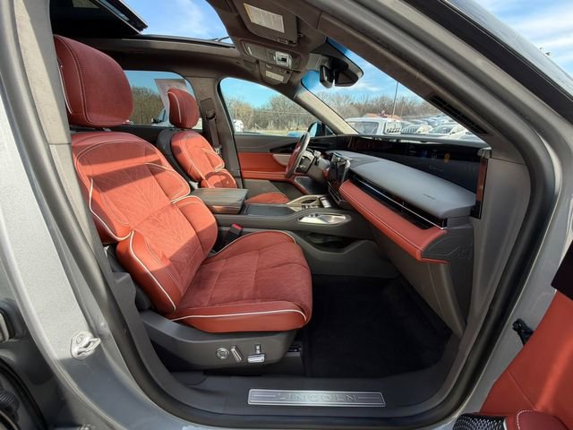 Used 2024 Lincoln Nautilus Black Label w/ Jet Appearance Package (87T) image 9