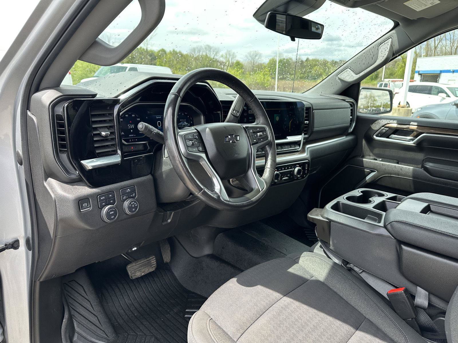 Used 2022 Chevrolet Silverado 1500 RST AWD/4WD image 18