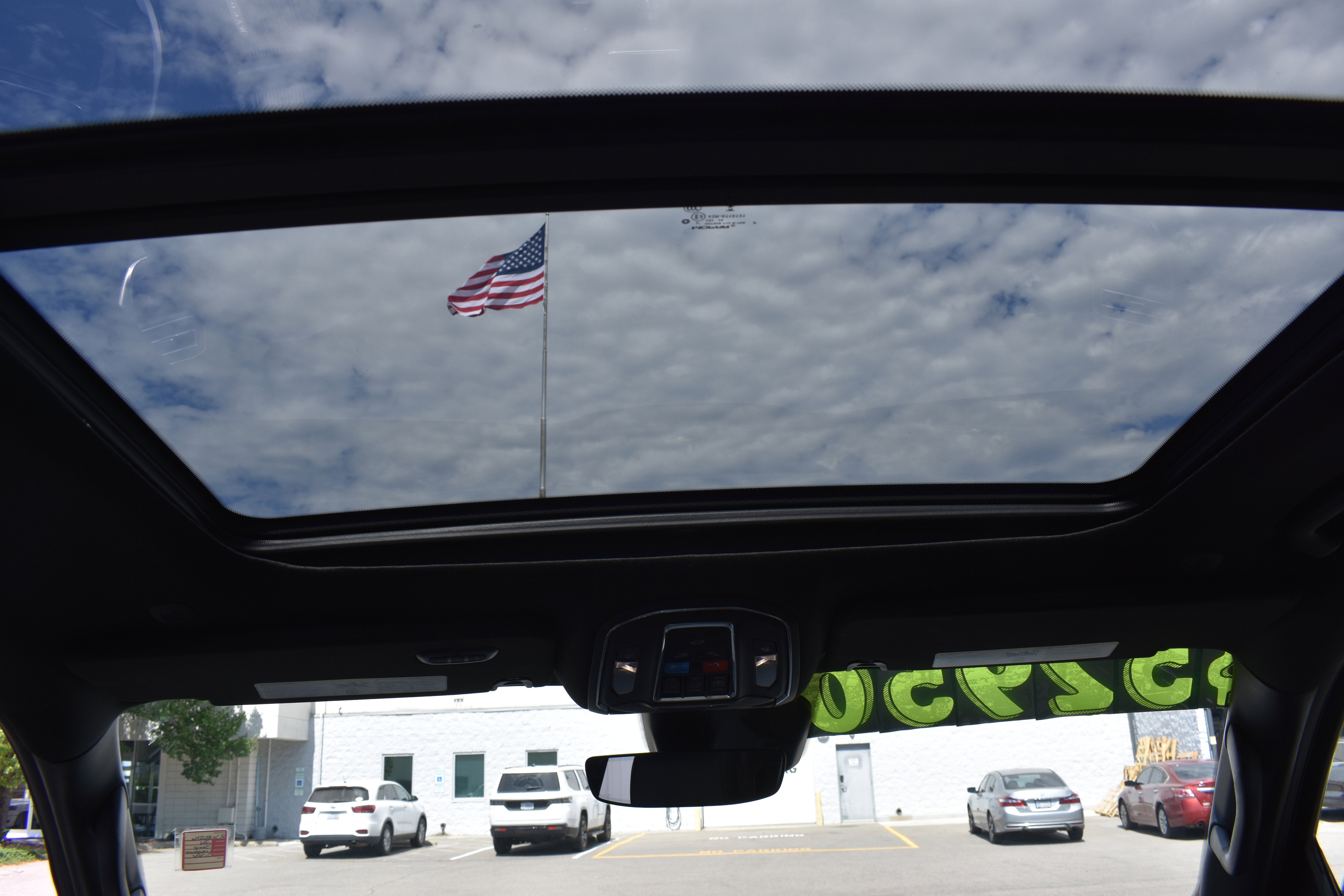 Used 2024 Jeep Wagoneer 4WD w/ Premium Group I image 33