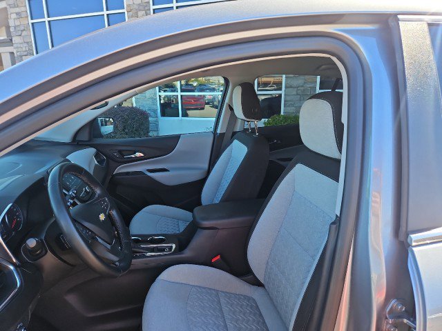 Used 2023 Chevrolet Equinox LT w/ Driver Convenience Package image 23