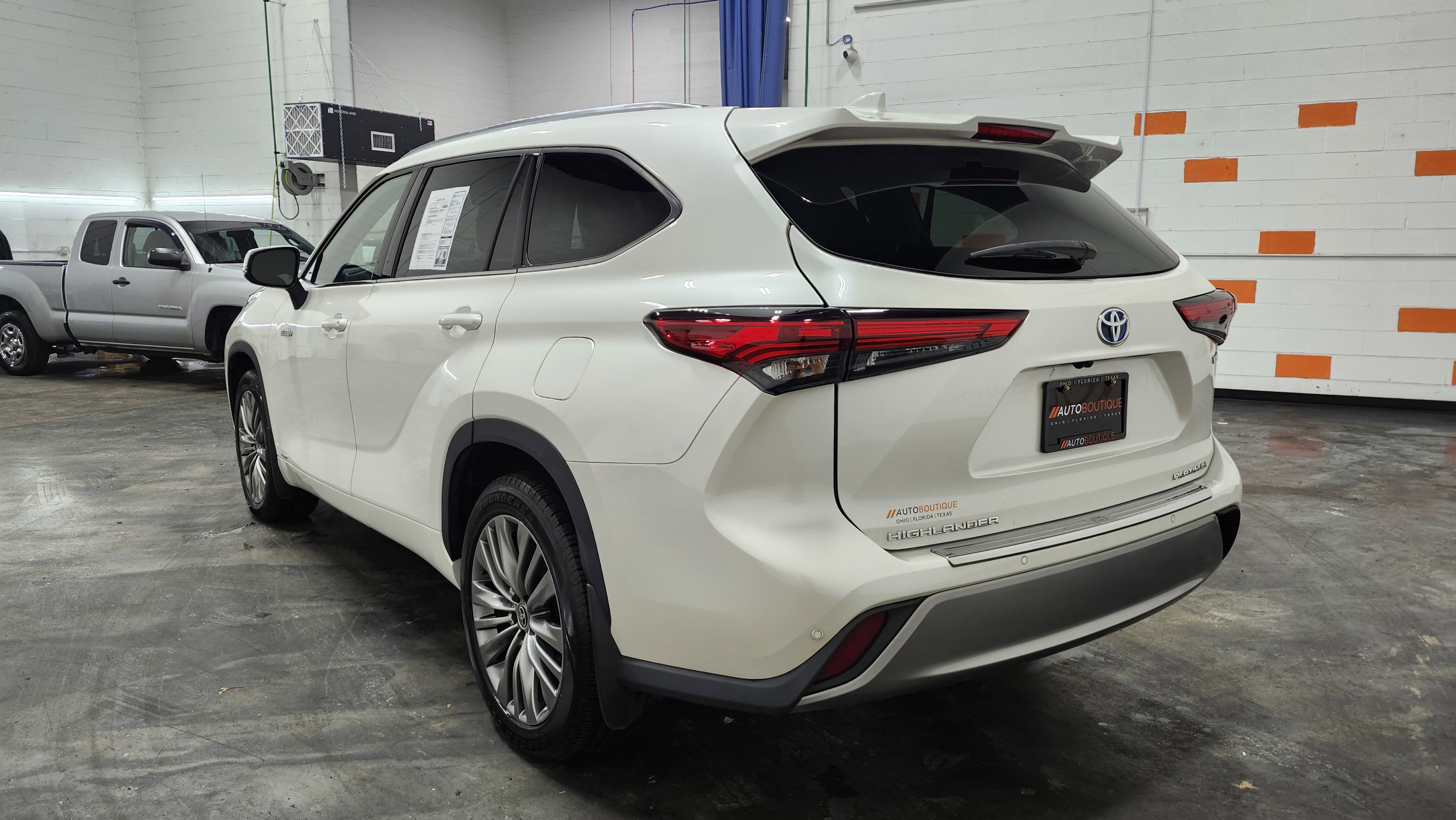 Used 2021 Toyota Highlander Platinum image 19