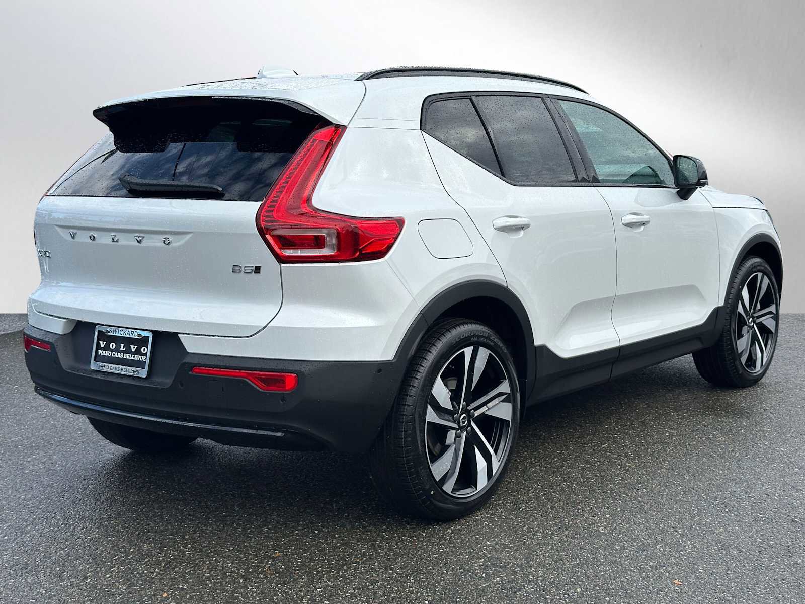 New 2026 Volvo XC40 B5 Ultra w/ Climate Package image 3