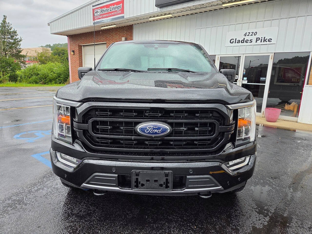 Used 2021 Ford F150 XLT w/ Equipment Group 302A High AWD/4WD image 2