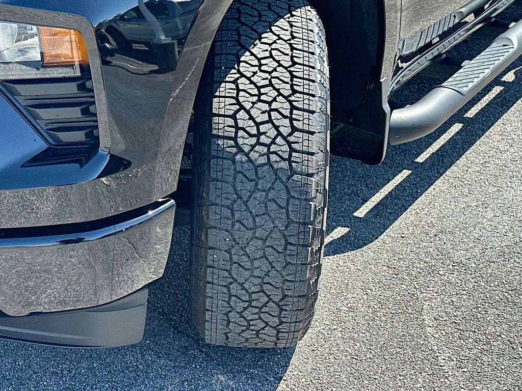 Used 2025 Chevrolet Silverado 1500 Custom w/ Turbomax Blackout Package image 25