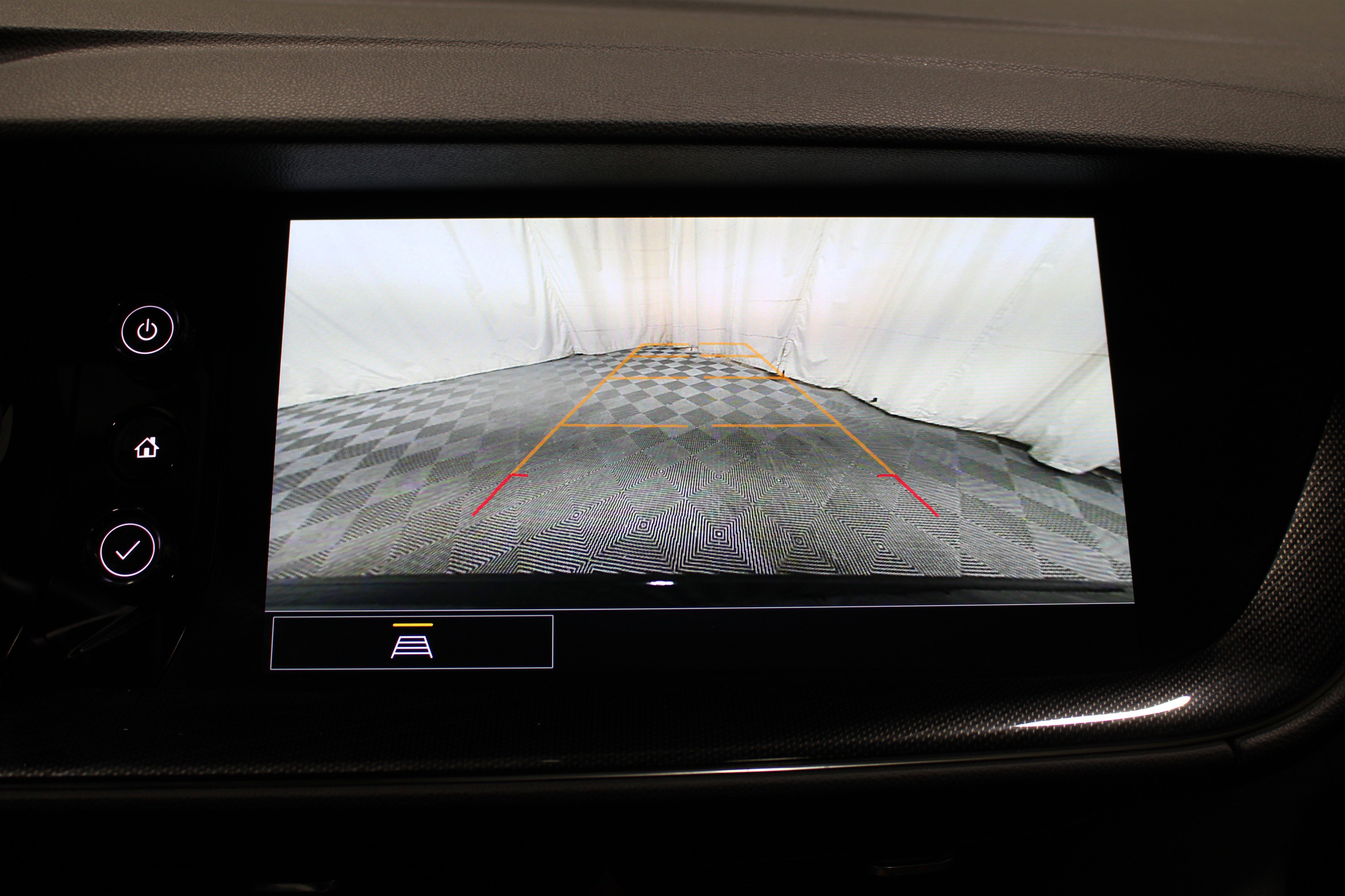 Used 2023 Buick Envision Essence w/ Sport Touring Package image 16