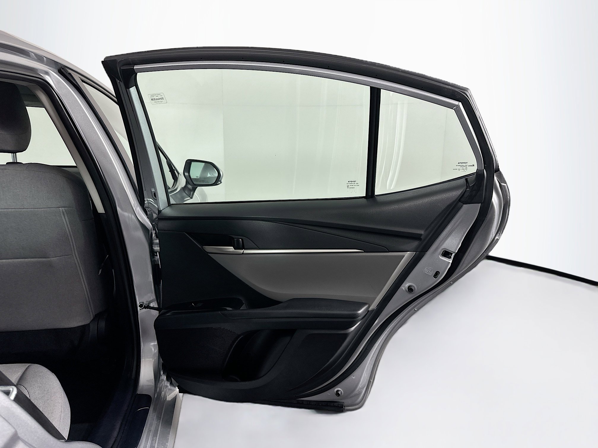 Used 2025 Toyota Camry LE image 30