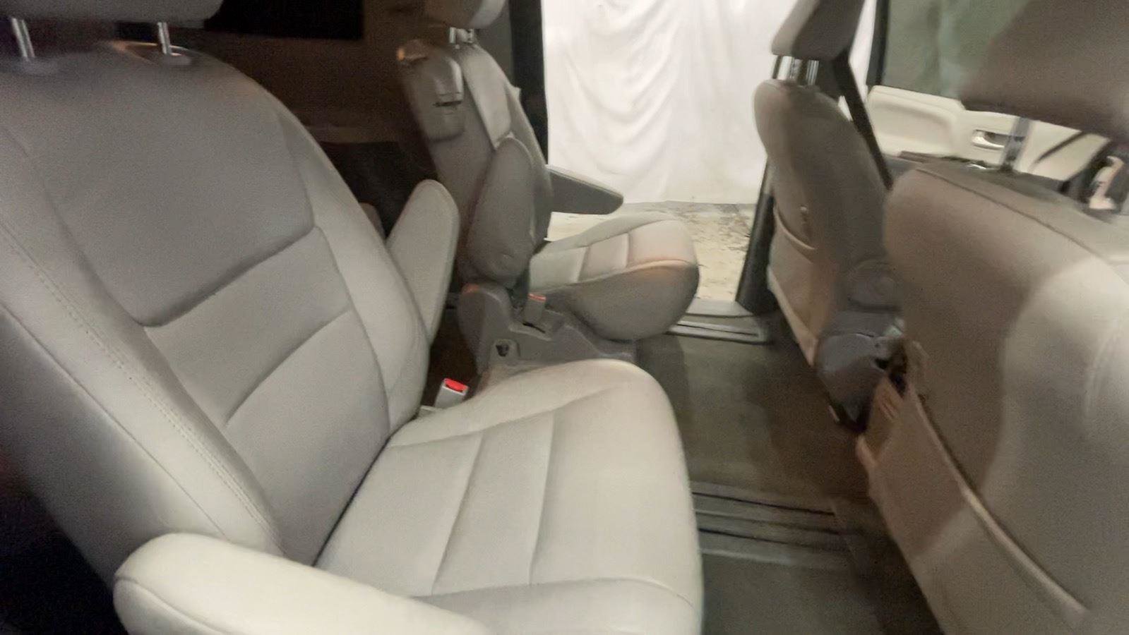 Used 2018 Toyota Sienna XLE FWD image 23