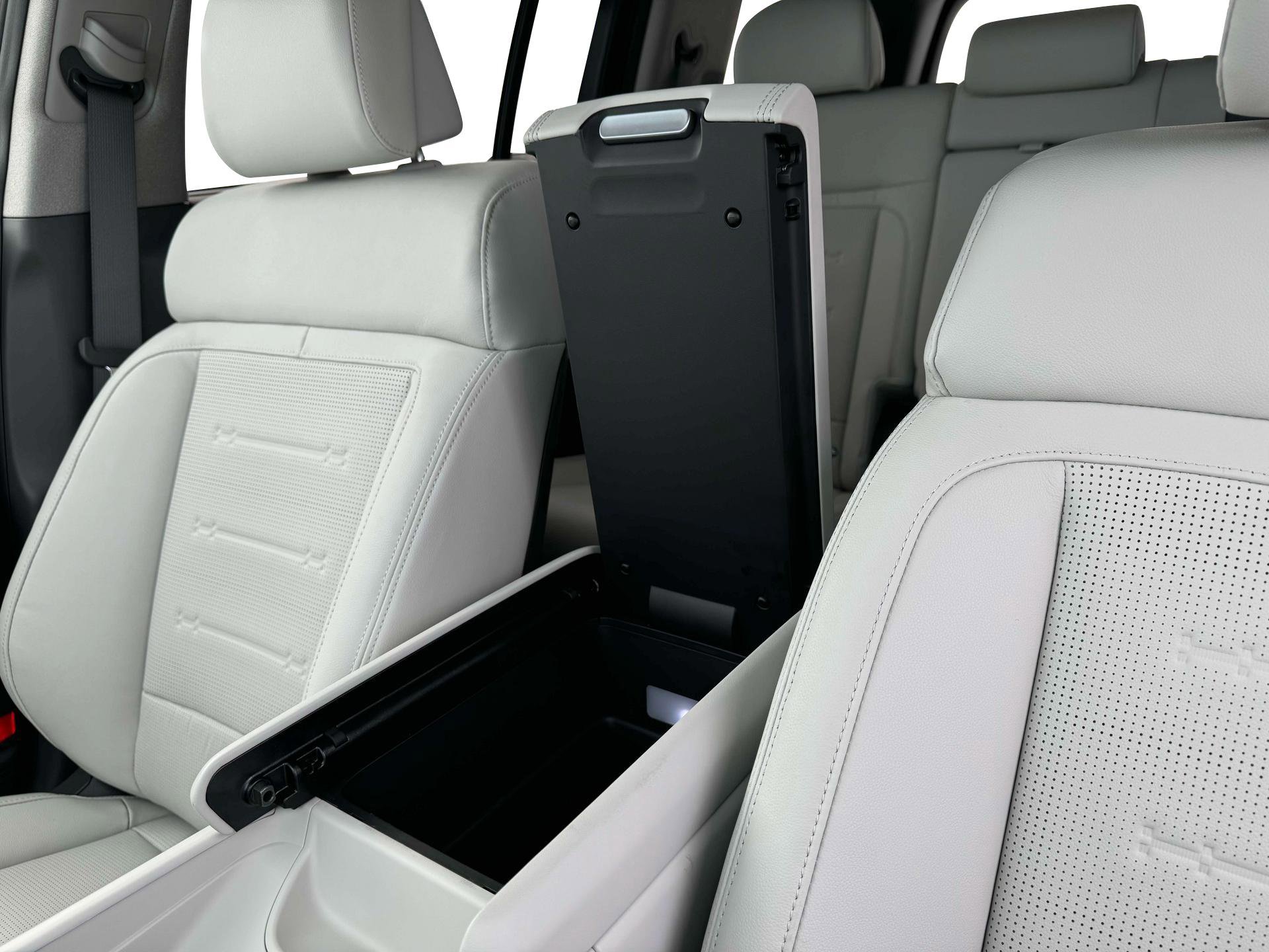 New 2025 Hyundai Santa Fe Limited image 18