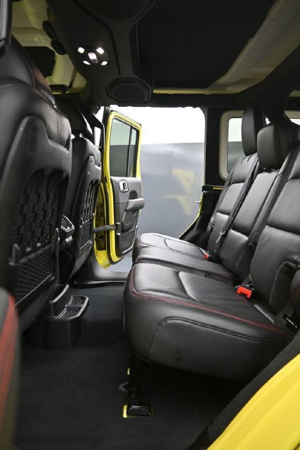 Certified 2023 Jeep Wrangler Unlimited Rubicon w/ Cold Weather Group AWD/4WD image 10