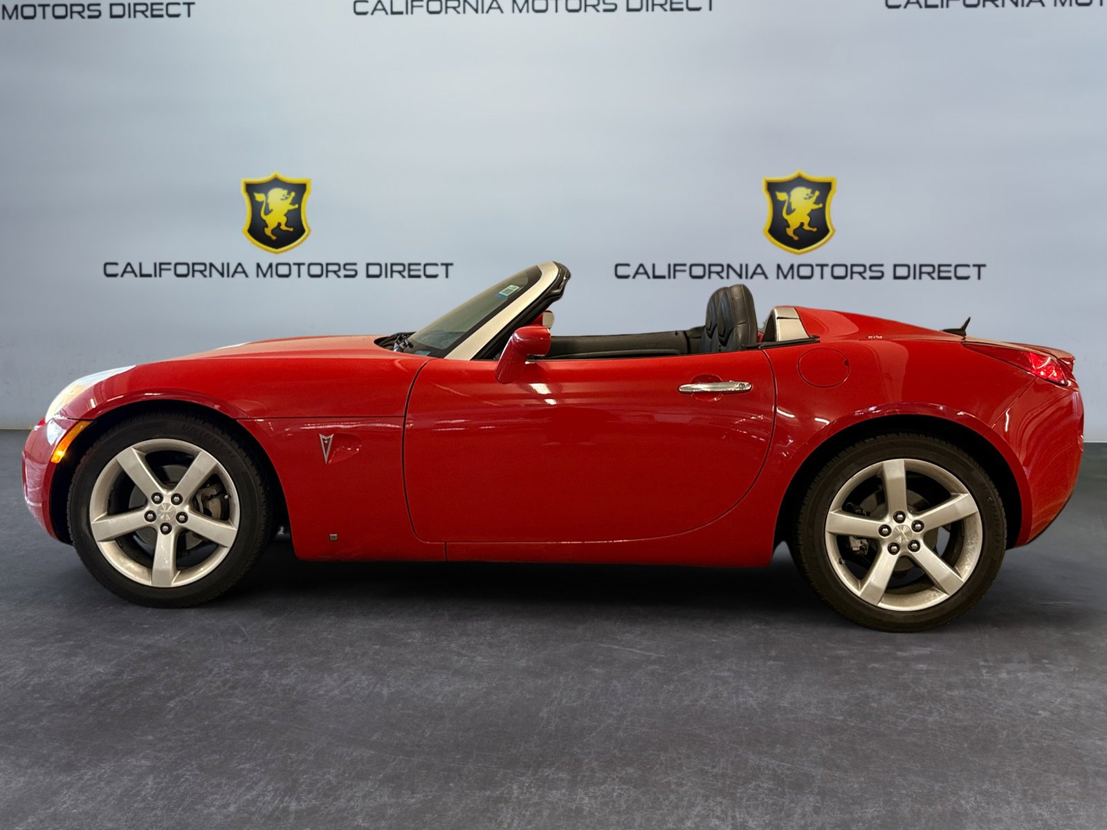 Used 2008 Pontiac Solstice Convertible w/ Premium Package image 2