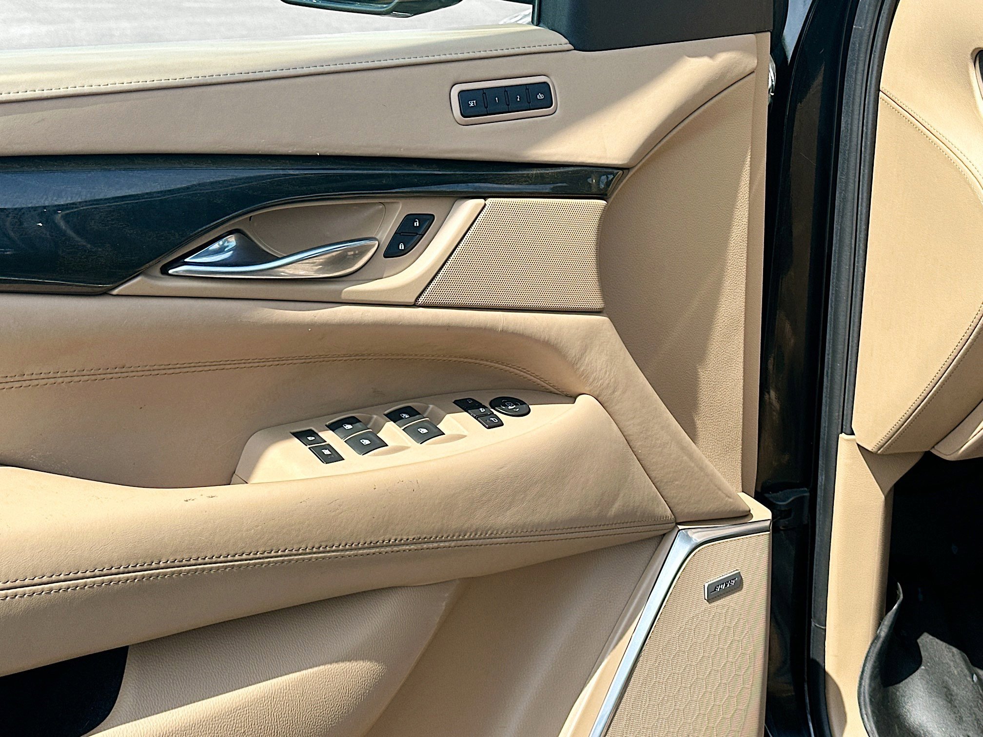 Used 2020 Cadillac Escalade Platinum image 8