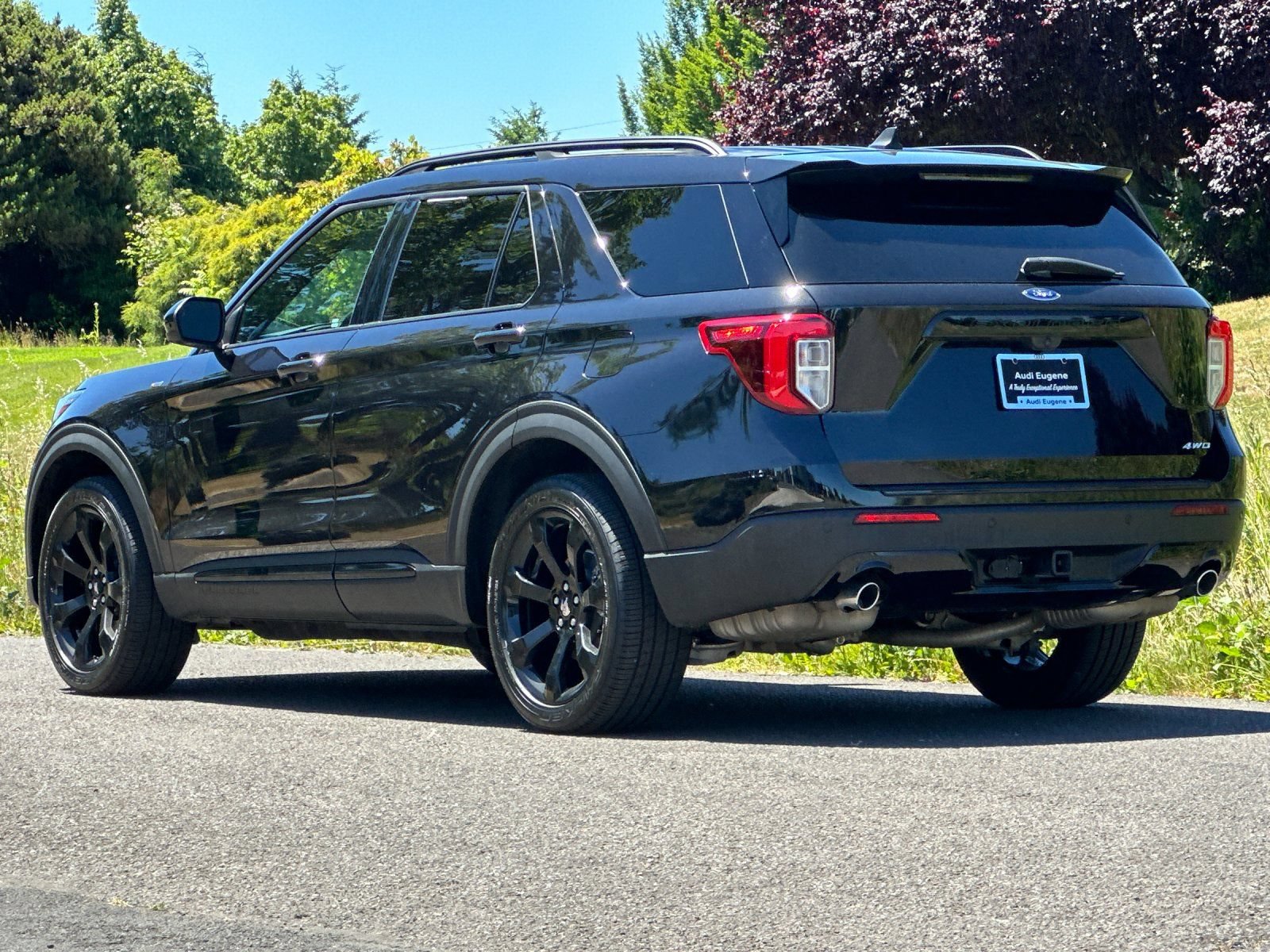 Used 2023 Ford Explorer ST-Line w/ Class IV Trailer Tow Package AWD/4WD image 5