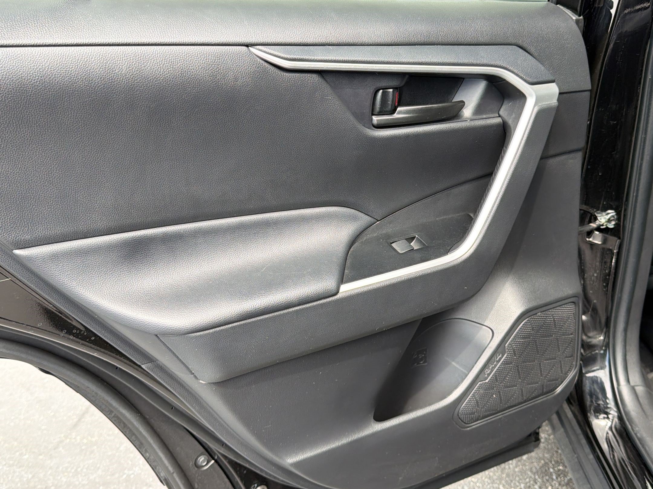 Certified 2024 Toyota RAV4 LE FWD image 29