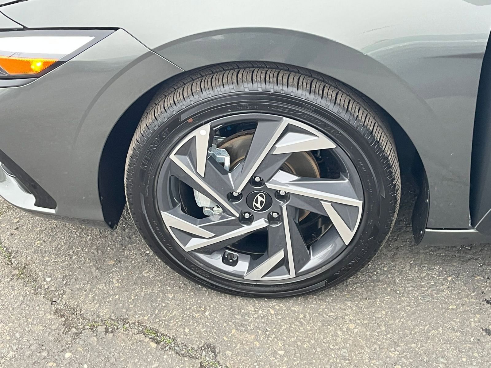 Used 2025 Hyundai Elantra SEL image 28