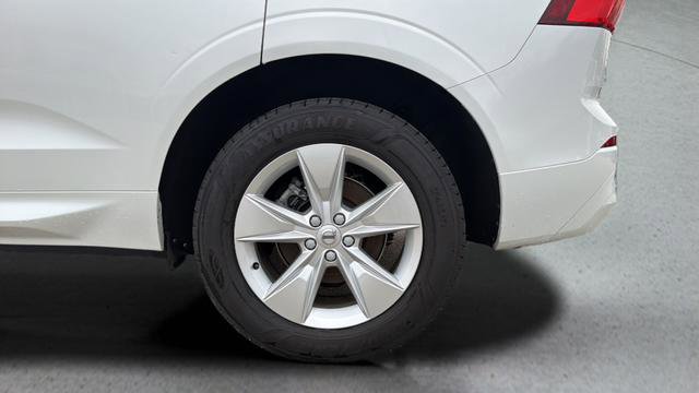 Used 2022 Volvo XC60 B5 Momentum AWD/4WD image 15