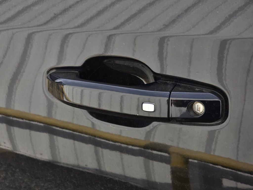 Used 2024 Chevrolet Silverado 1500 RST w/ Convenience Package II image 7