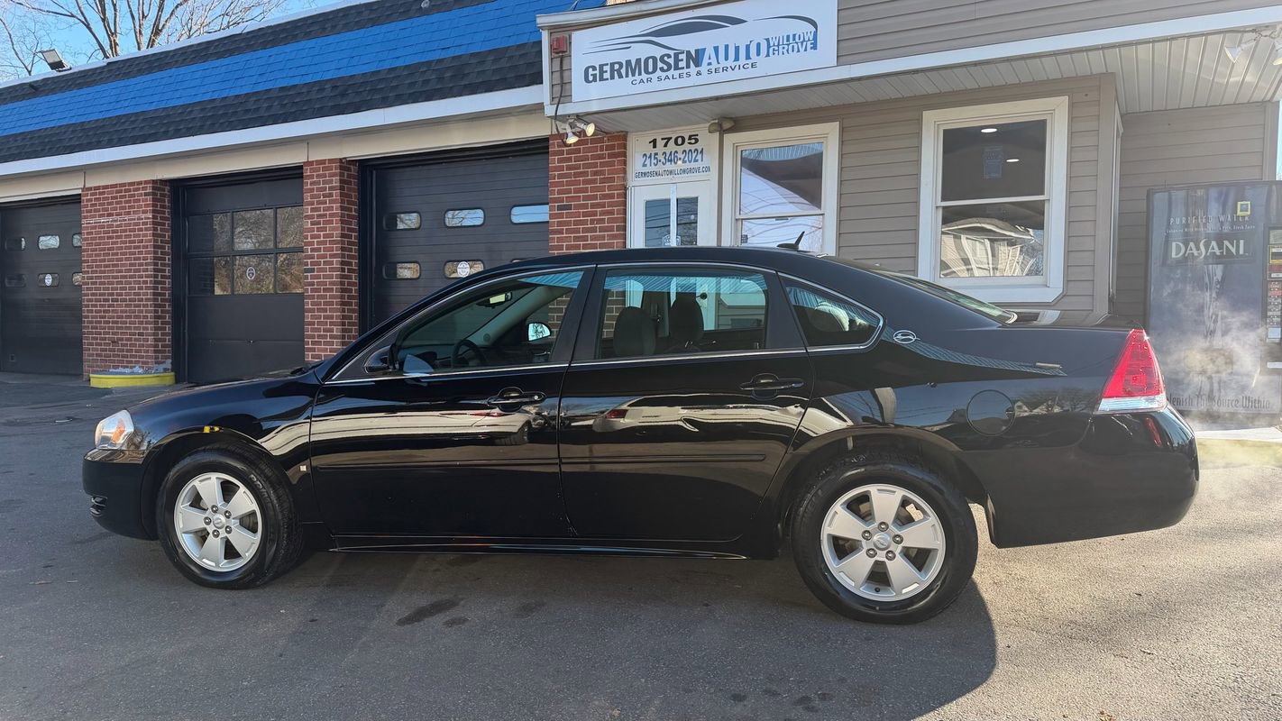 Used 2009 Chevrolet Impala LT FWD image 2