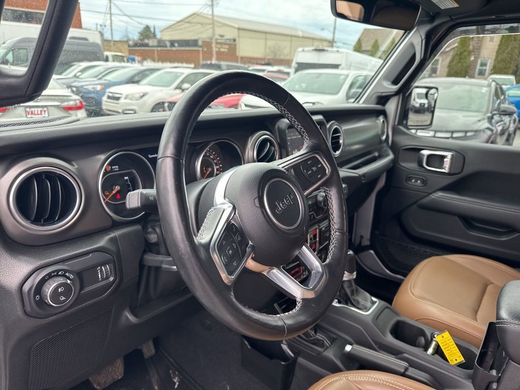 Used 2023 Jeep Gladiator Rubicon w/ Cold Weather Group image 18