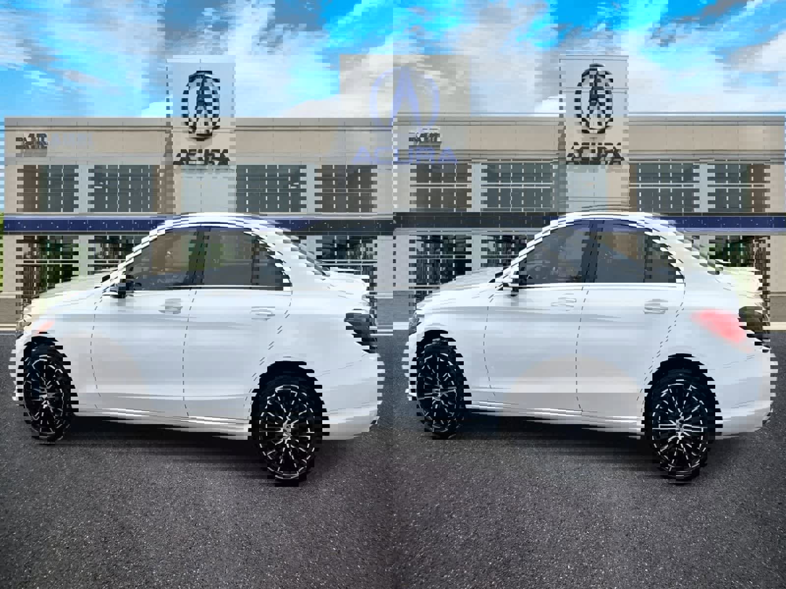 Used 2019 Mercedes-Benz C 300 4MATIC Sedan image 2