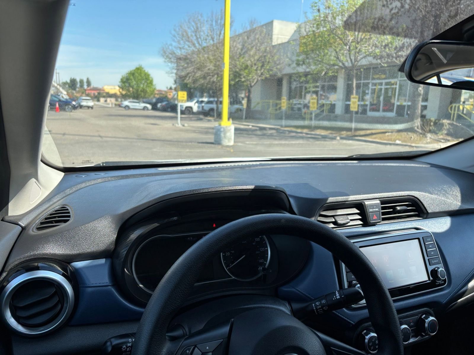 Used 2025 Nissan Versa SV image 32