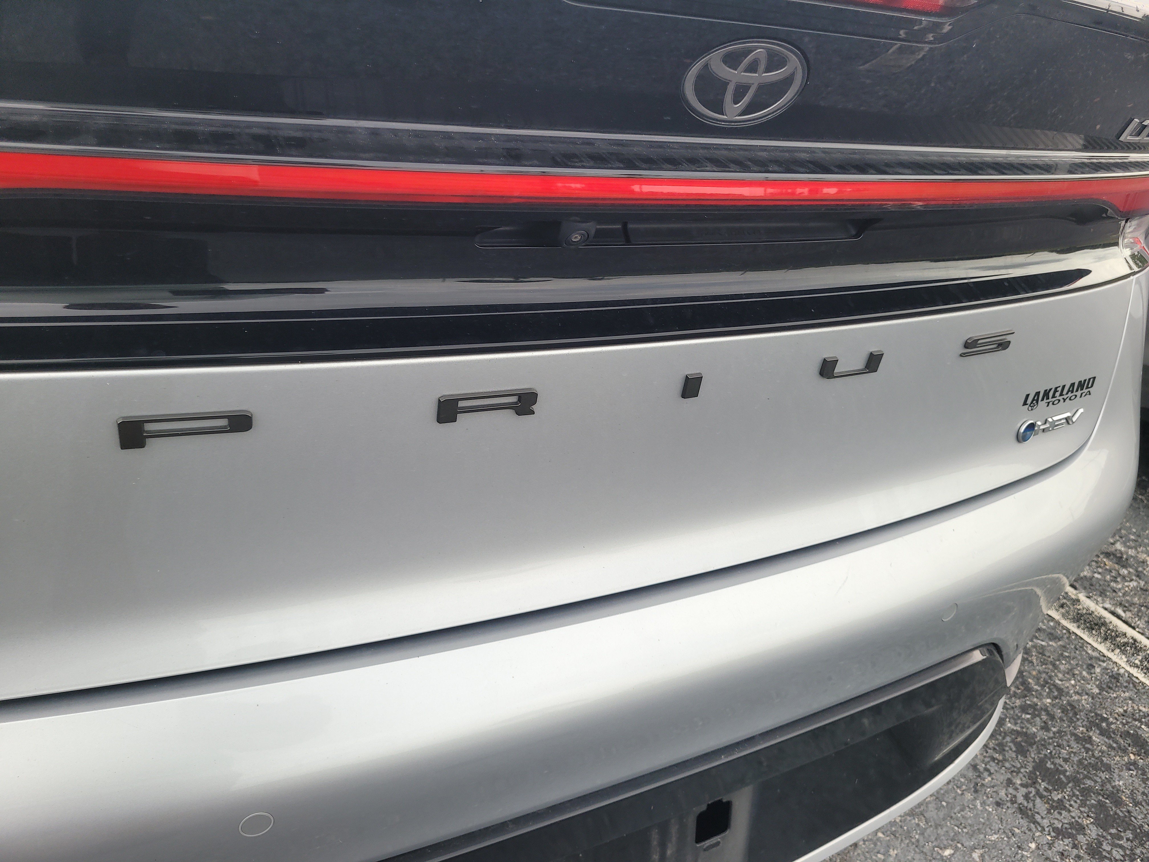 Used 2023 Toyota Prius Limited FWD image 11
