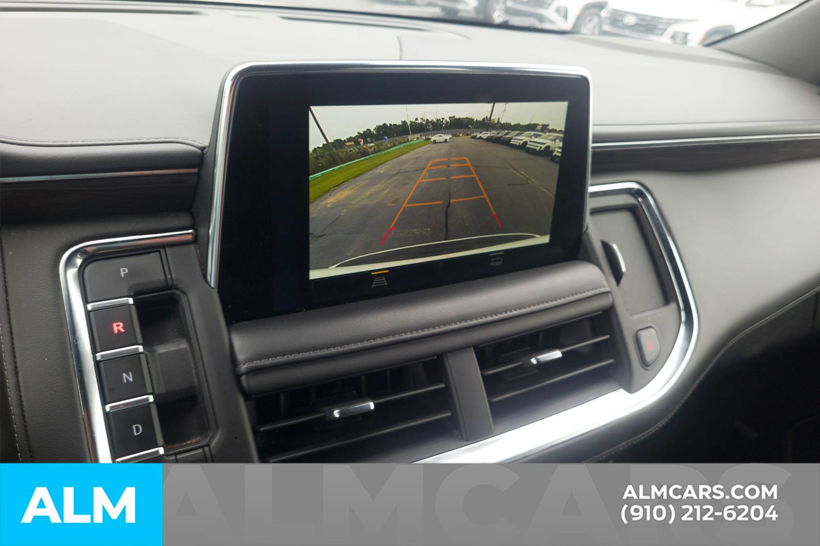 Used 2024 Chevrolet Suburban LT RWD image 23