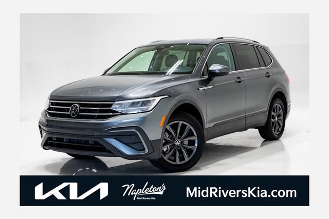 Used 2023 Volkswagen Tiguan SE w/ Panoramic Sunroof Package