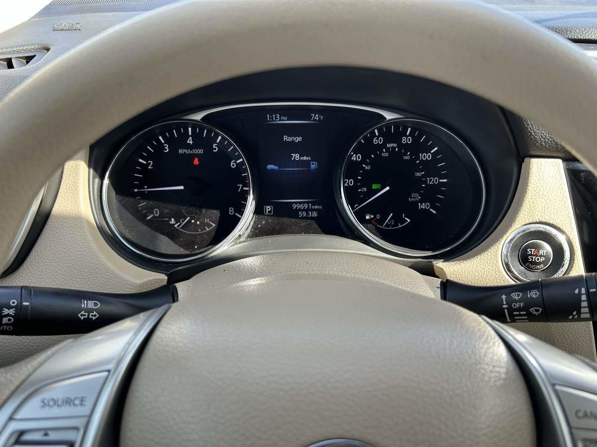 Used 2015 Nissan Rogue SV w/ SV Family Package image 13