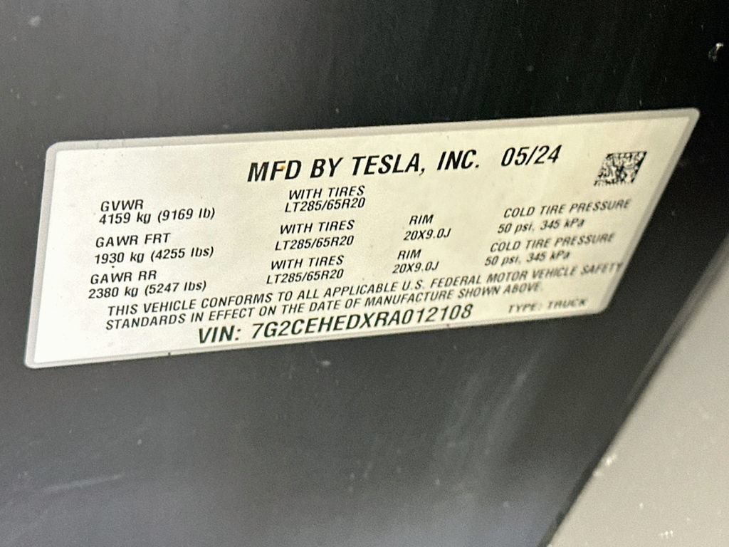Used 2024 Tesla Cybertruck AWD Crew Cab image 31