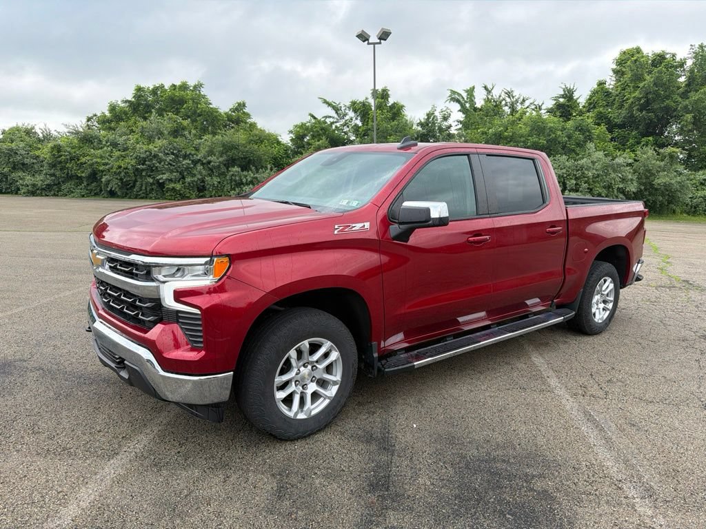 Used 2023 Chevrolet Silverado 1500 LT AWD/4WD image 7