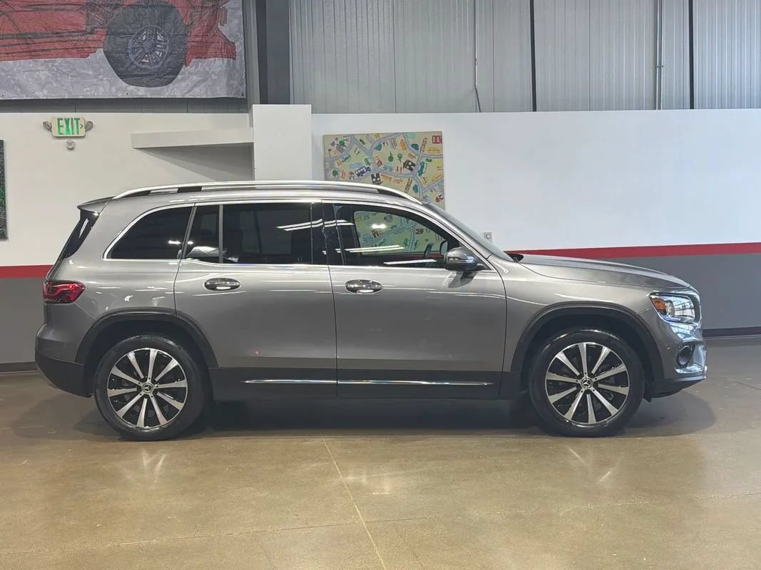 Used 2022 Mercedes-Benz GLB 250 4MATIC image 7