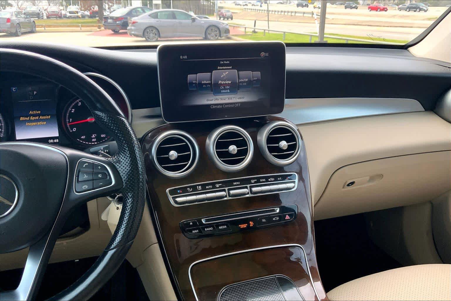 Used 2017 Mercedes-Benz GLC 300 4MATIC image 7