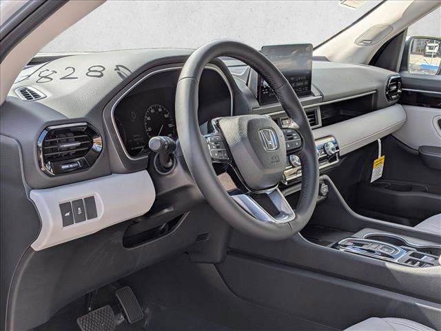New 2025 Honda Pilot Touring image 3