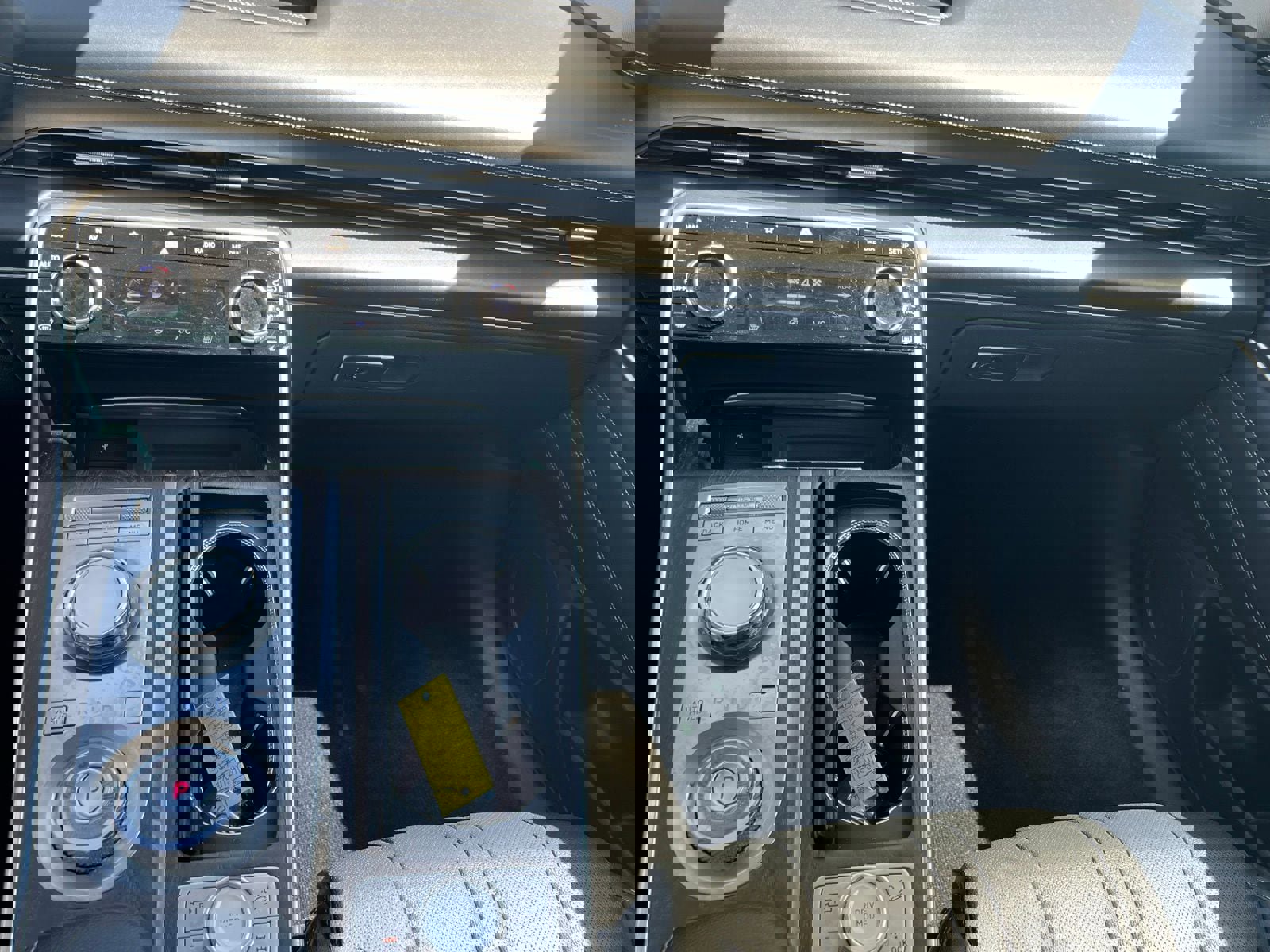 Used 2024 Genesis GV80 2.5T image 34