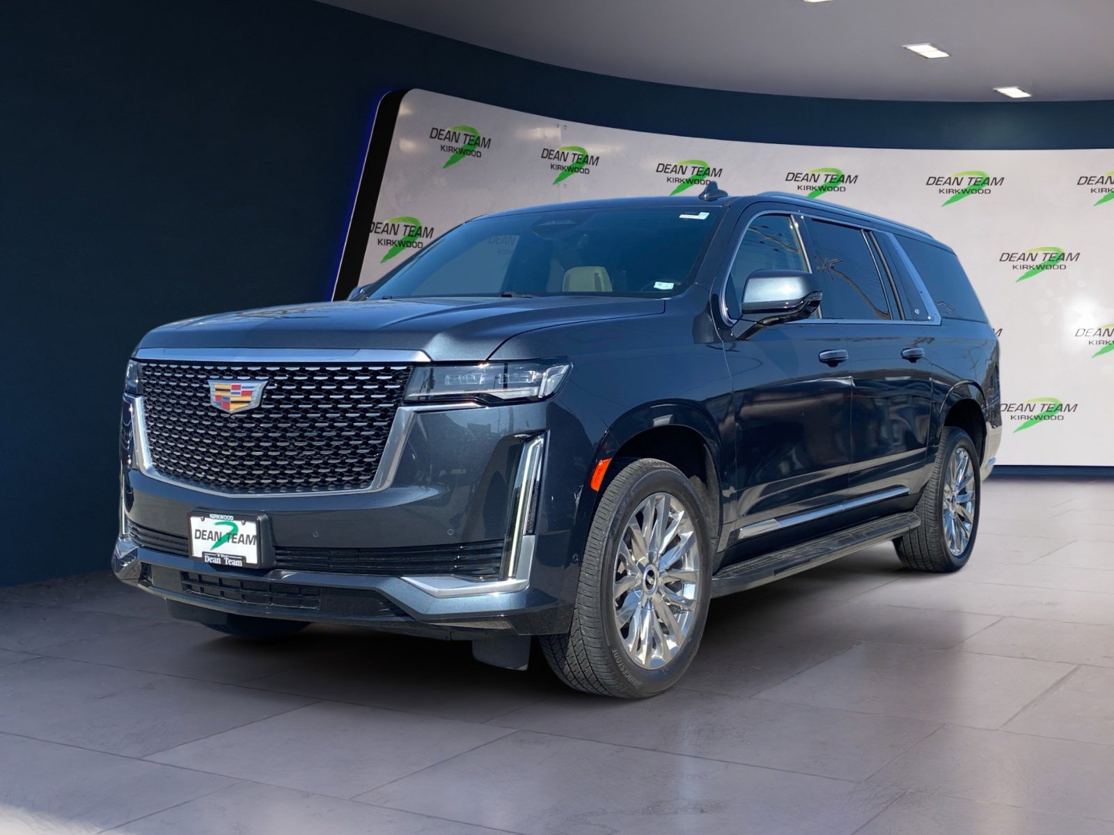 Used 2021 Cadillac Escalade ESV Premium Luxury image 3