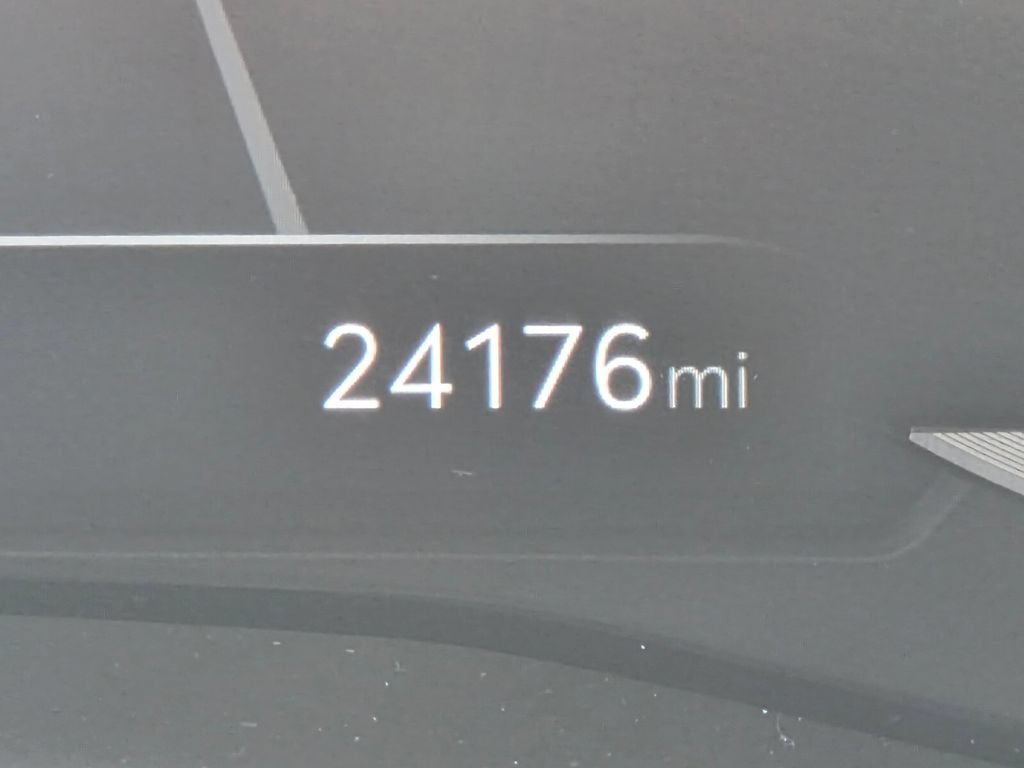 Used 2025 Genesis G70 2.5T RWD image 33