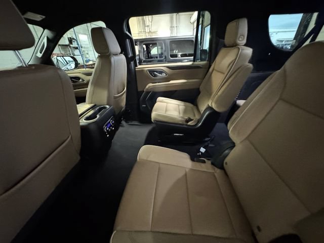 Used 2023 Chevrolet Suburban Premier AWD/4WD image 29